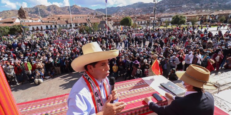  "Correrá mucha sangre" en Perú, la peligrosa amenaza si no gana Pedro Castillo