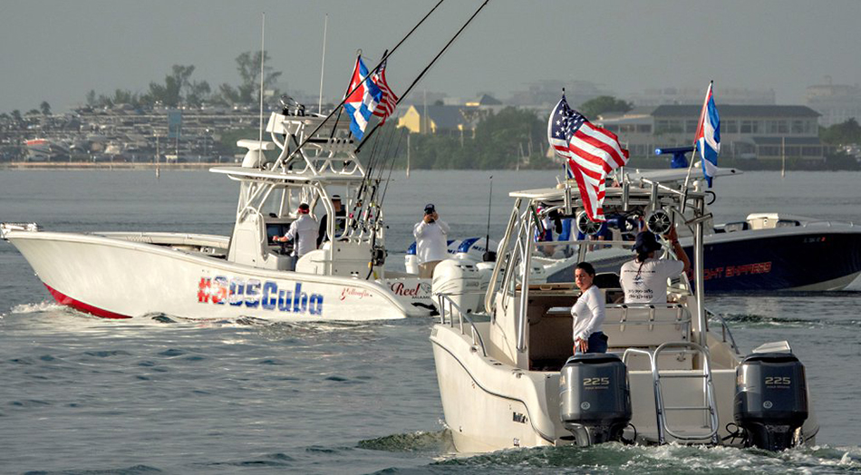 Flotilla de apoyo a Cuba lanzó fuegos artificiales frente a costas de La Habana