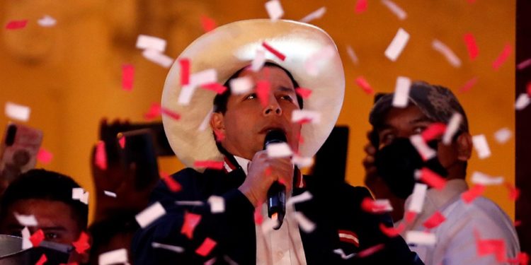 Castillo, como presidente de Perú, propone la "economía popular con mercados". Esta táctica la desplegaron Evo Morales en Bolivia y de Rafael Correa en Ecuador bajo las directrices de un Estado planificador, empresario, industrializador y protector. (EFE)