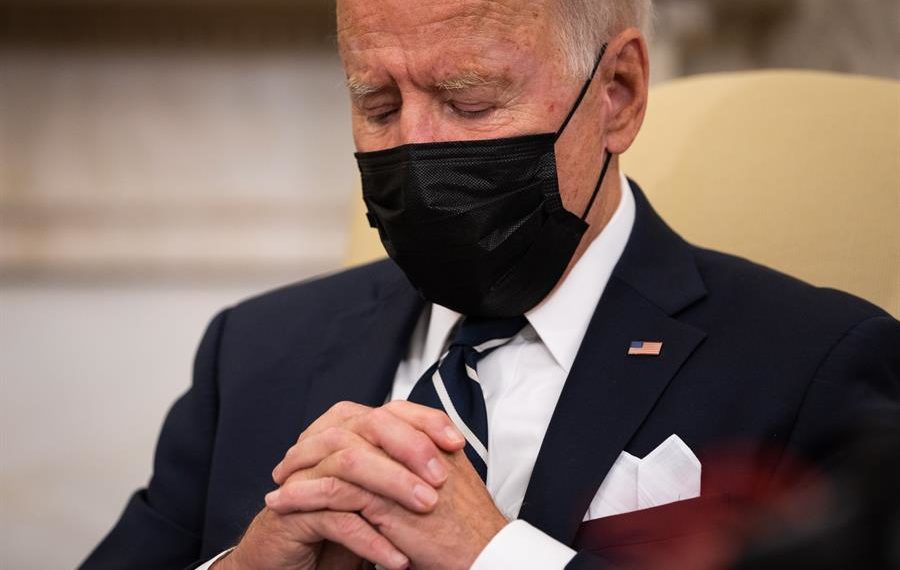 Senadores republicanos exigen renuncia de Biden por fracaso en Afganistán