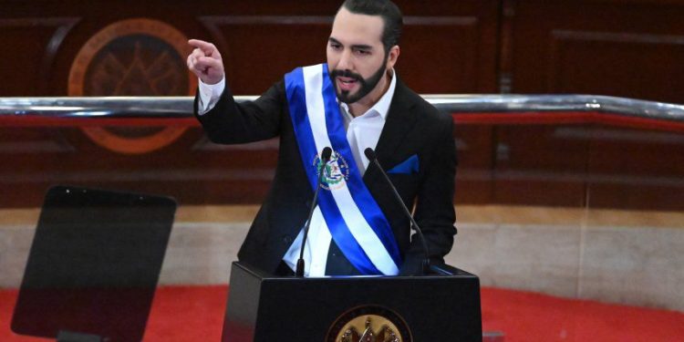 Nayib Bukele ataca todos los flancos de la Constitución de El Salvador