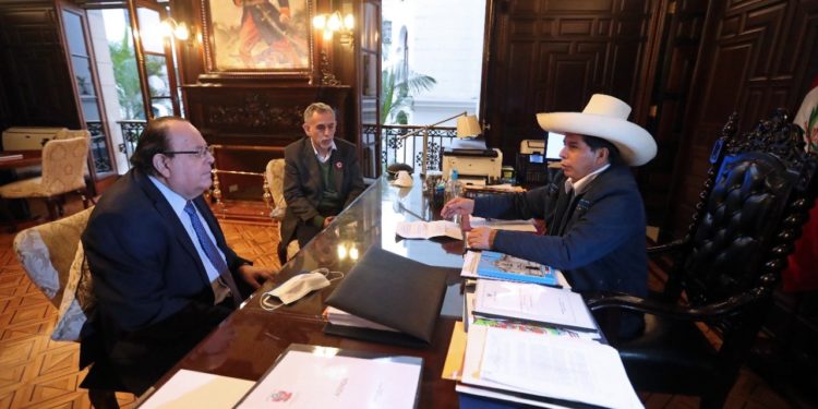 Gobierno de Pedro Castillo convulsiona abriendo el camino a la vacancia presidencial