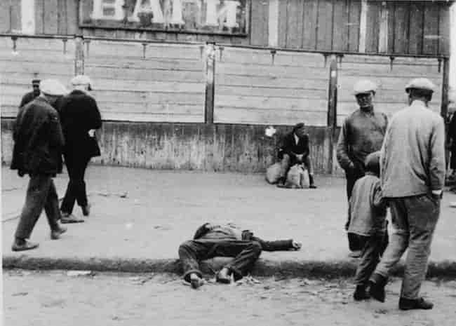 Fosa común hallada con 8000 cuerpos afirma genocidio comunista de Stalin