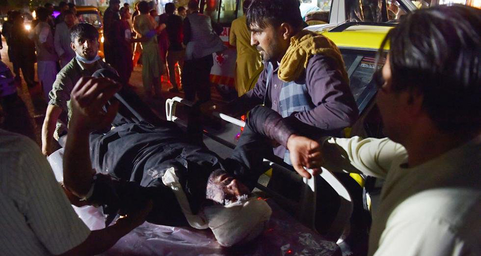 Sube a 170 número de muertos por masacre en el aeropuerto de Kabul