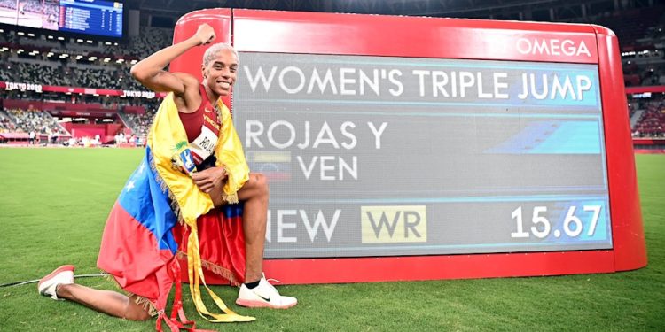 Venezuela festeja el oro olímpico y récord mundial de Yulimar Rojas en Tokio