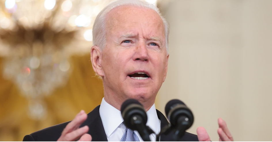 Joe Biden "respalda su decisión" y responsabiliza al ejército afgano por avance talibán