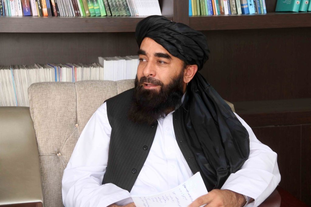Esperamos formar un Gobierno inclusivo antes de la fecha límite de la retirada de las fuerzas estadounidenses de Afganistán", dijo en declaraciones a Efe-Epa el principal portavoz talibán, Zabihulla Mujahid, desde su despacho en Kabul.