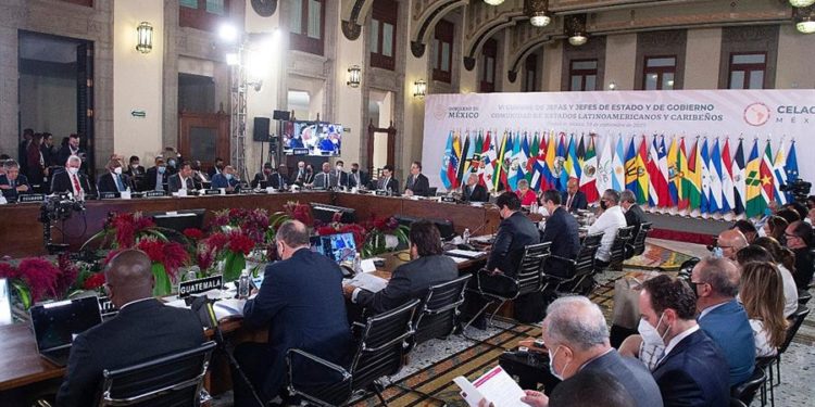 Ecuador, Paraguay y Uruguay enfrentaron a los tiranos regionales en la CELAC 