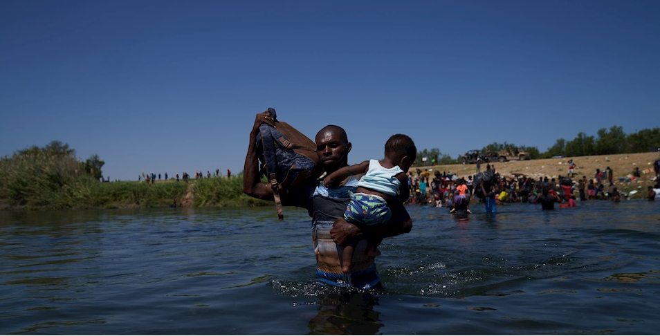 Oleada de migrantes haitianos sorprende a la Casa Blanca sin planificación