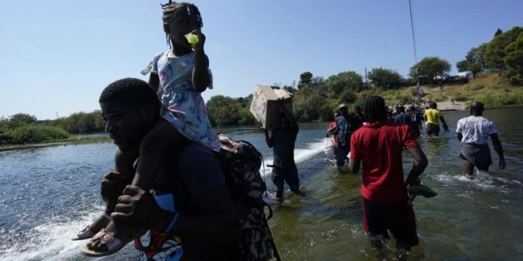 Panamá alerta que cerca de 65000 migrantes irían rumbo a EEUU