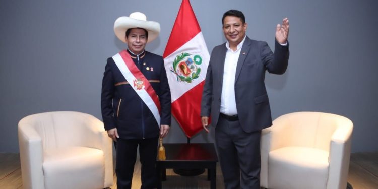 Embajador de Castillo para Venezuela no puede salir de Perú por orden de Fiscalía