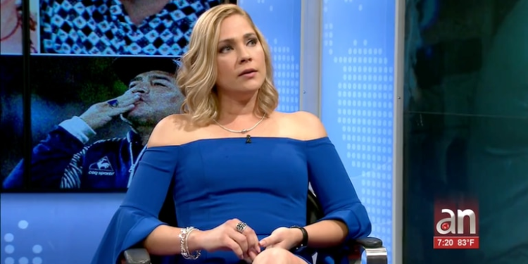 Ex novia de Maradona se suma a demanda contra cercanos al futbolista por «trata de personas»