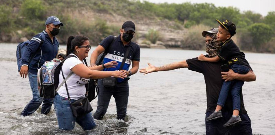 México estudia restricciones para que venezolanos no crucen la frontera caminando hasta EEUU