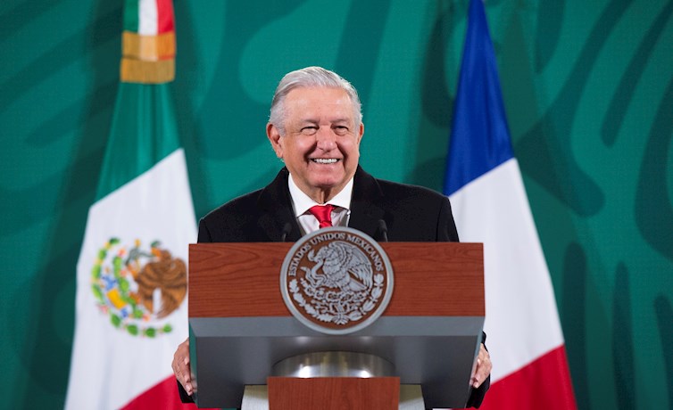 México 2021: la inversión huye, la pobreza crece, y AMLO se lanza como líder del globalismo rojo