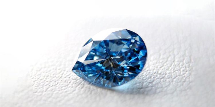 La posibilidad de convertir las cenizas en diamante es otra de las opciones que ofrece, gracias a un acuerdo con la filial española de la multinacional suiza Algordanza. (EFE)