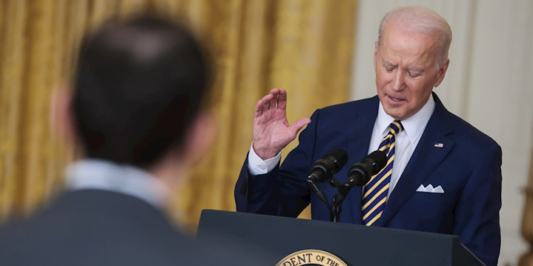 Rusia prohíbe la entrada en el país a Biden y a otros 962 estadounidenses