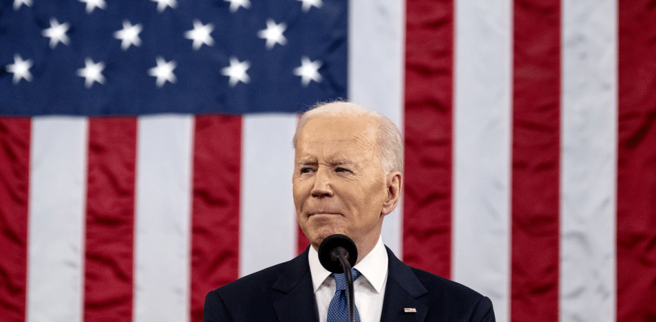 En su primer discurso anual, Biden intentó congraciarse con el descontento estadounidense