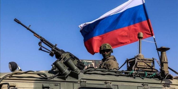 Retroceden unidades invasoras rusas que perdieron la mitad de sus tropas en Ucrania