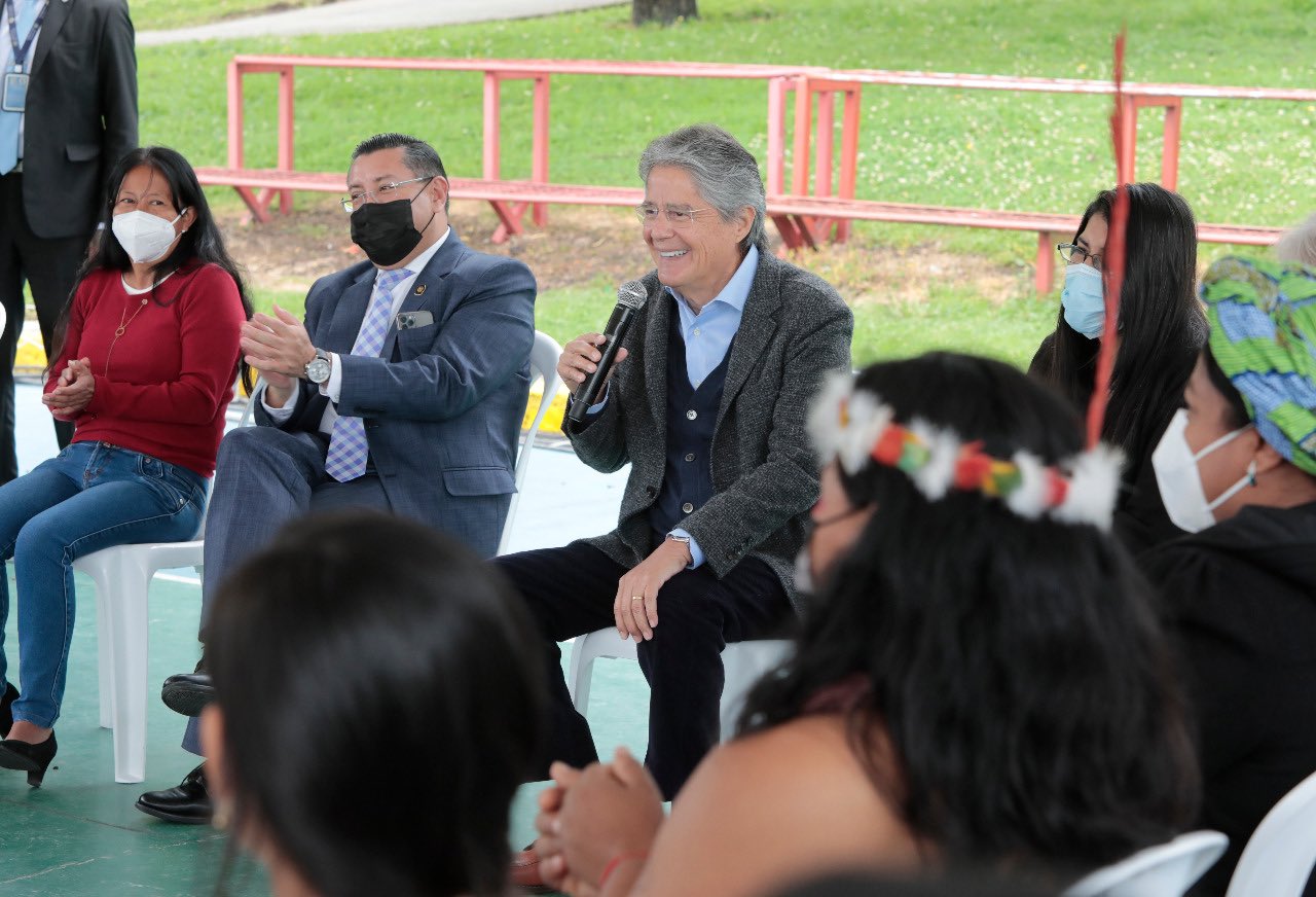 Lasso veta parcialmente la despenalización del aborto en Ecuador
