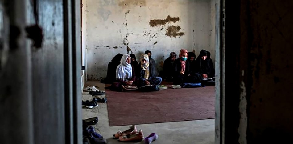 Talibanes mantienen cerradas las escuelas para las niñas de secundaria