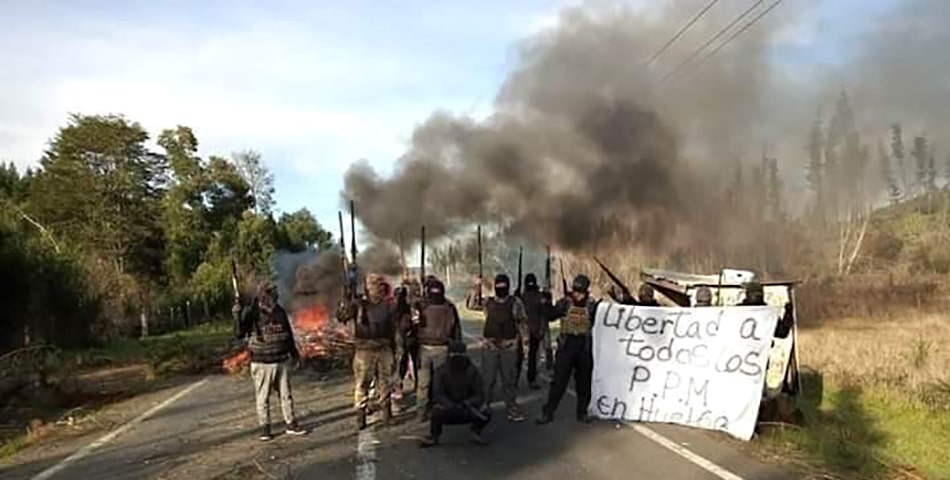 Grupo radical mapuche se atribuye ataque y da ultimátum a Boric