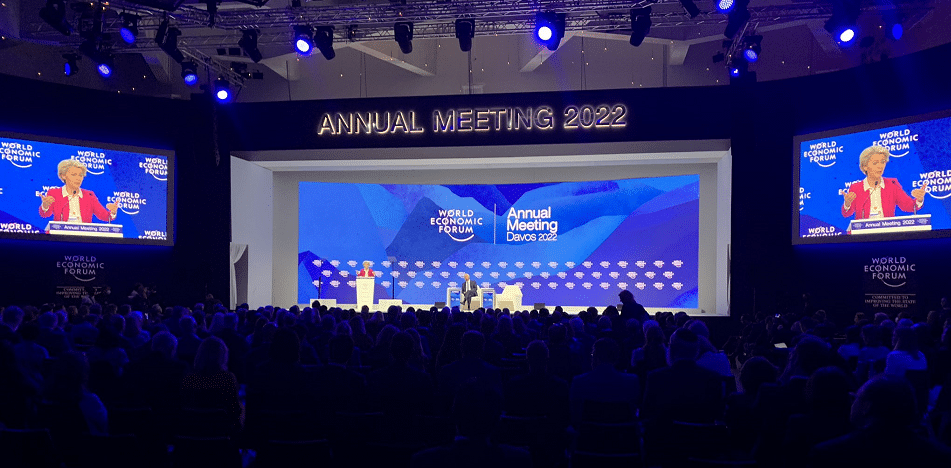 Foro de Davos inicia con la advertencia globalista de "salvar al mundo"