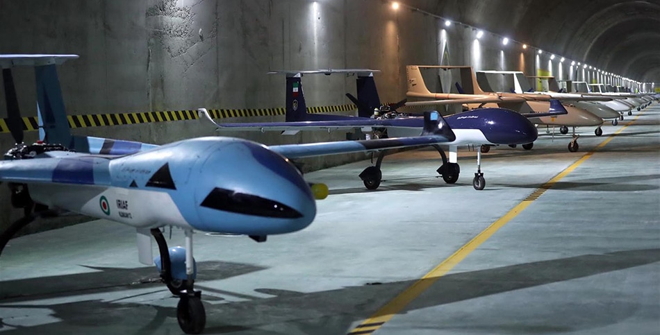 Irán muestra una base subterránea secreta con unos 100 drones militares