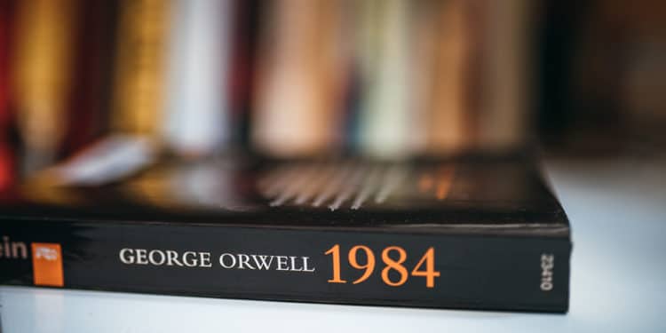 Por qué "1984" de George Orwell encabeza las ventas de libros electrónicos en Rusia