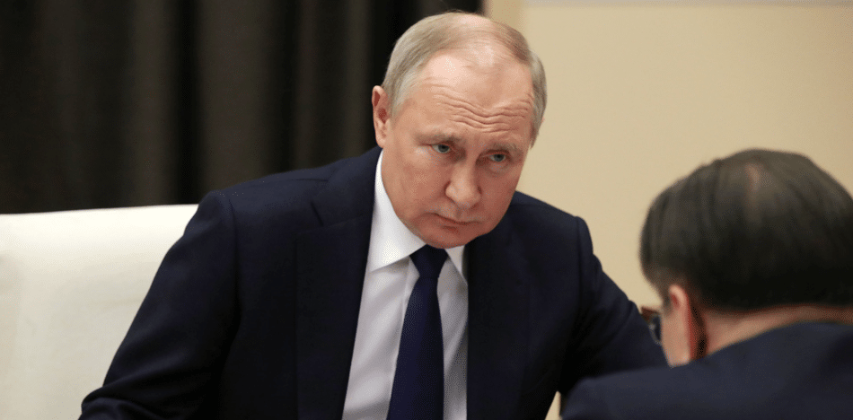 Putin saldría del poder en 2023 por enfermedad, estima exjefe de inteligencia británica