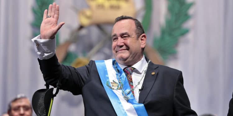 Presidente Guatemala sobrevive atentado