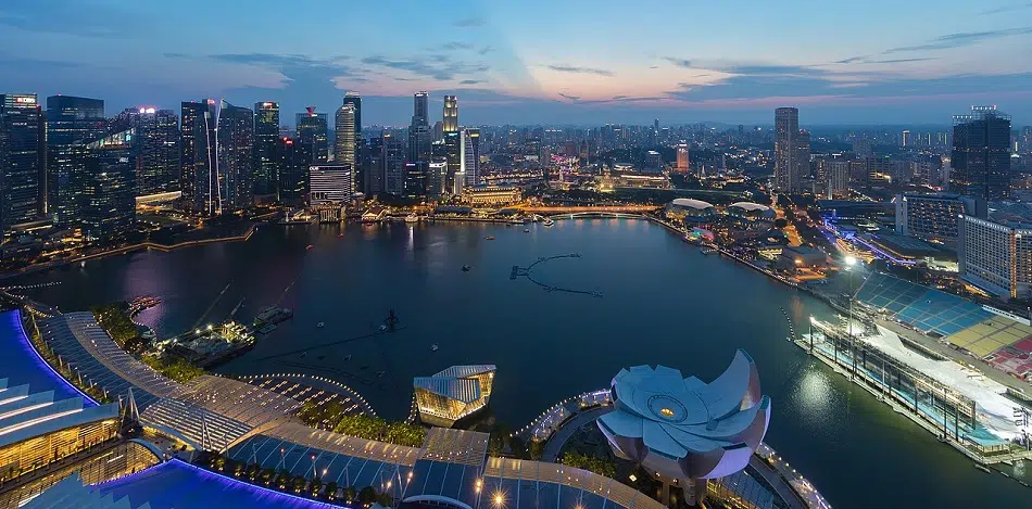 La ubicación y la libertad son los mayores recursos de Singapur