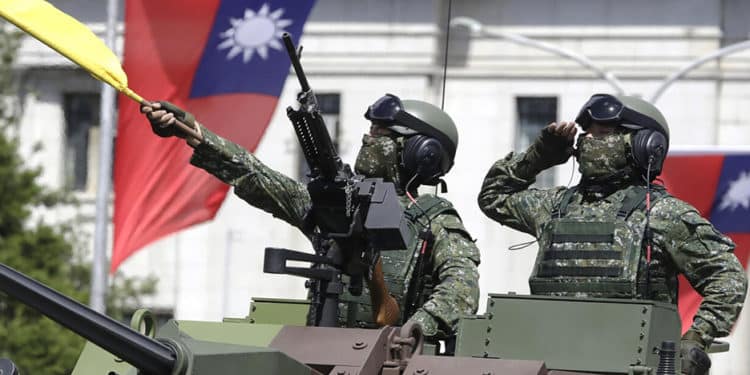 La isla es uno de los mayores motivos de conflicto entre China y Estados Unidos, debido sobre todo a que Washington es el principal suministrador de armas de Taiwán y sería su mayor aliado militar en caso de conflicto bélico con China.