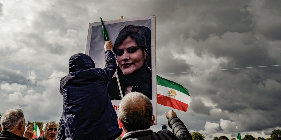 Régimen iraní pisotea nombre de Mahsa Amini y asegura que murió por causas naturales
