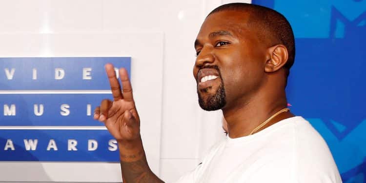 El rapero Kanye West adquirirá la red social Parler