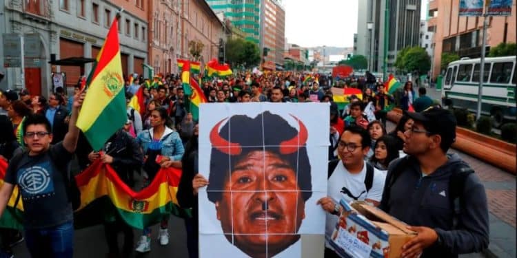 La fractura oficialista y el conflicto por el censo en Bolivia marcaron su 2022