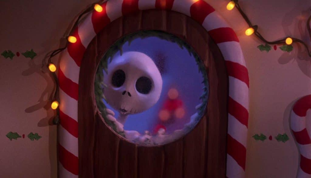 Jack Skellington, un extraordinario maestro del miedo que se cansa de llevar Halloween al mundo año tras año. Se tropieza con la contrastante Ciudad de Navidad, el lugar donde se origina la Navidad. (FEE)