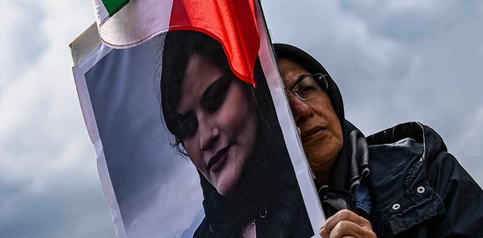 Régimen iraní usará cámaras de video para "cazar" a las mujeres sin velo