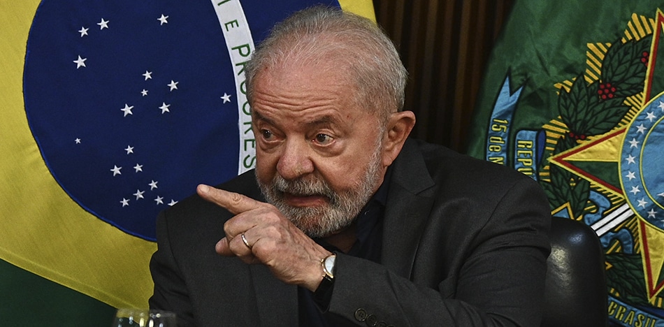 Lula gobierna con miedo a "conspiración" de policías y militares