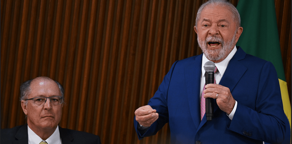 Mal se passou uma semana no governo Lula
