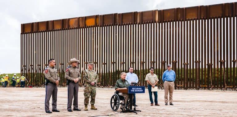GREG-ABBOTT-MIGRANTES-FRONTERA-TEXAS-TW-768x378