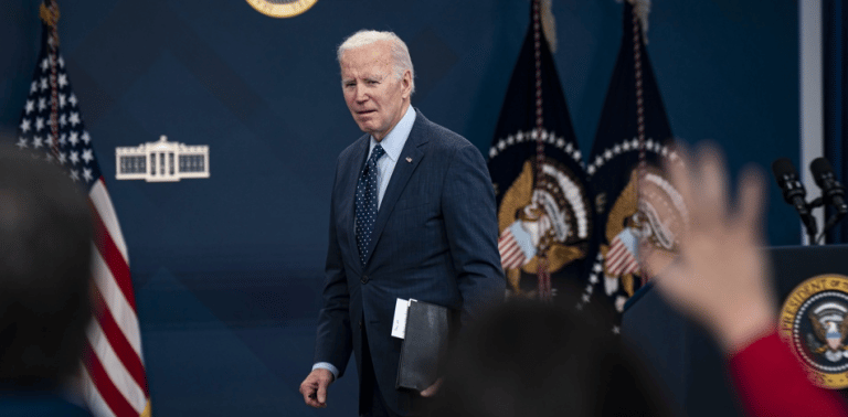 Joe-Biden-globo-chino-768x378