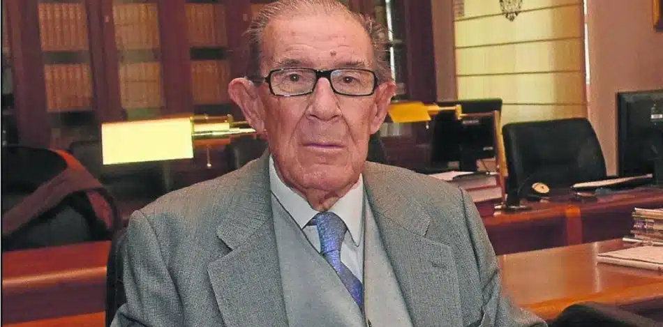 Juan Velarde Fuertes, un gran patriota y un hombre de honor
