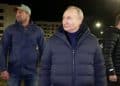 Putin visitó Mariupol en medio de la noche y Ucrania lo acusa de «cobarde»