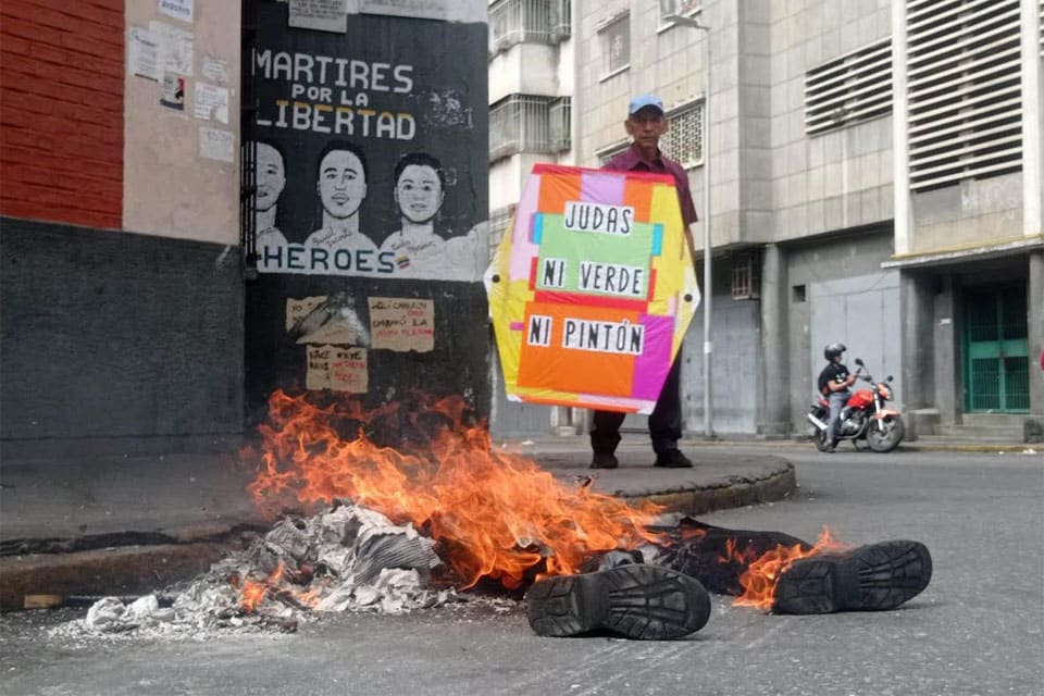 Maduro, El Aissami, Padrino López y Melendez: los "Judas" que quemaron en Venezuela