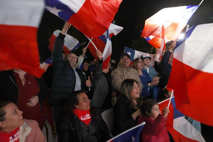 Partido Republicano arrasa en elección de la constituyente chilena