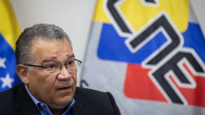Renuncia Enrique Márquez, el último rector principal del CNE en Venezuela