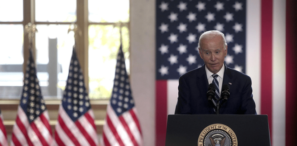 "Pero está claro que está perdiendo la guerra en Irak", dijo Biden