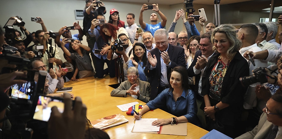 María Corina: "Prepárense para la derrota de Nicolás Maduro en 2024"