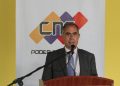 Renuncia el cuarto rector del CNE, Roberto Picón