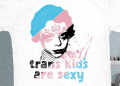 “Los niños trans son sexys”: el aberrante mensaje que promocionan en camisetas